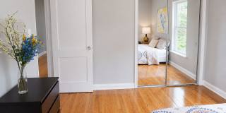 2 bedroom North Loop Bungalow Gallery 12