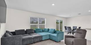 Available now in Wimauma | Spacious 5BR Home with 2,600+ Sqft Gallery 13