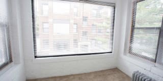 5416 S. Woodlawn Avenue Gallery 25