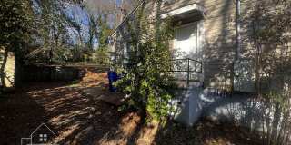 Charming 2 Bedroom Home Minutes from Downtown Greenville Gallery 7