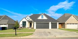 Stunning Edmond Home- 4 Bed/2.5 Bath Gallery 1