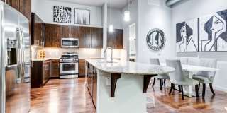 Caroline Post Oak Gallery 18
