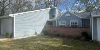 Beautiful 3-Bedroom, 2-Bath Villa in Prime Gainesville Location (Mill Pond) Gallery 1