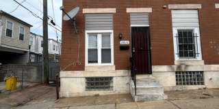 3 Bedrooms 1.5 Bathrooms Available Now Gallery 1
