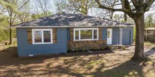 Freshly Updated 2 Bedroom House Gallery 1