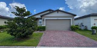 3 Bedroom 2 Bath with Double Car Garage in Poinciana! Gallery 1