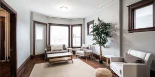 2943 N. Maryland Ave, 4Bdrm Upper Flat Near UWM Campus Gallery 1