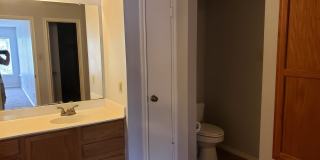 Huge 4 bed 2.5 bath house newly renovated Gallery 20
