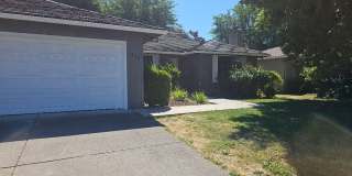 Comfortable 3 bed, 2 bath home in Medford Gallery 1