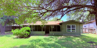 Just updated 3/2 home on a quiet street in desirable north Austin! Gallery 35