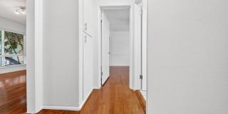 336 S Alexandria Ave Gallery 21