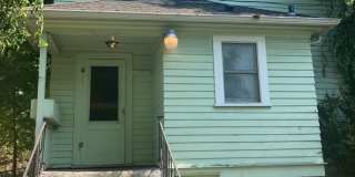 5 bedroom, 2 bath home available in York neighborhood! Gallery 13