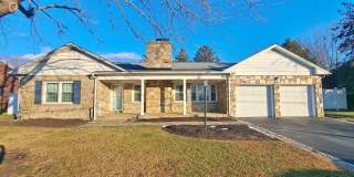 3 Bed / 1-1/2 Bath Single Family Home w/2-car garage Gallery 1