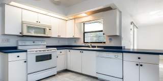 PET FRIENDLY POOL HOME IN PORT CHARLOTTE Gallery 10