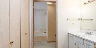 Roomy 2 Bedroom Townhome in Quaint Community! Gallery 4