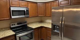 Spacious 3 Bedroom Condo- RENT TODAY & SAVE! Gallery 9