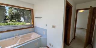 Well maintained 3 bed 2 bath rambler home in quiet Zenith neighborhood in Des Moines Well maintained 3 bed 2 bath rambler home in quiet Zenith neighborhood in Des Moines Gallery 31
