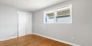 7216 S CENTRAL PARK Avenue Gallery 9