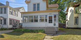 U of M~ Marcy Holmes SFH ~ 6 Bedroom House ~ September 2026! Gallery 1