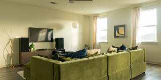 Fully Furnished 4B/2.5B in Far East Austin  (All Bills Paid) Gallery 6