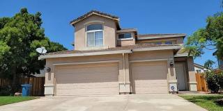 Spacious 4 Bed 3 Bath Home with a Pool! Gallery 1