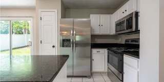 Room in 5 Bedroom Home at Feldspar Way Gallery 7