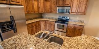 Italian Villages | 3- Bedroom Naples Gallery 3