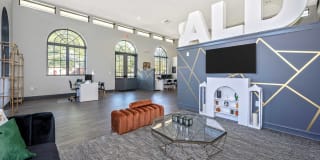 Emerald Apartments Gallery 15