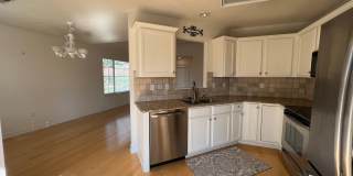 Super Nice 3bed, 2bath house with 2 car garage in Central Location Gallery 8