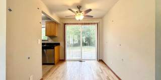 3BR/1+1BA Single Family House - Bellevue Gallery 7