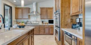 10775 E Sunnyside Dr Gallery 35