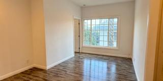 1534 Winona Blvd. Gallery 11