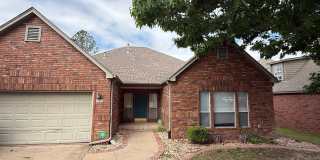 Right On The Green- 3 Bedroom Updated Home on Battle Creek Gallery 1