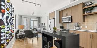 8000 Uptown Gallery 4