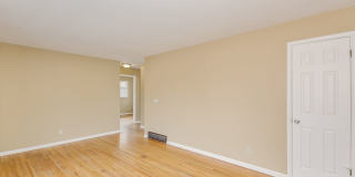 2 bedroom duplex with bonus room Gallery 4