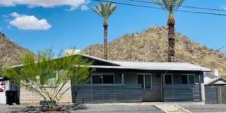 4 bed 3, bath with connected guest house Gallery 1