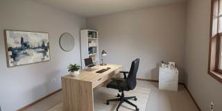 Spacious 3 bedroom w/ fenced yard Gallery 9