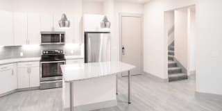 Magnolia off Henderson Gallery 7