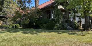 1012 1/2 Kavanaugh Boulevard Gallery 1