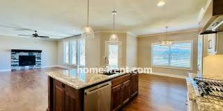 Nearly New Luxury Home in Blue Valley Schools! Gallery 14