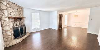 2 Bedroom Upstairs Condo Located off College & Perkins Gallery 1