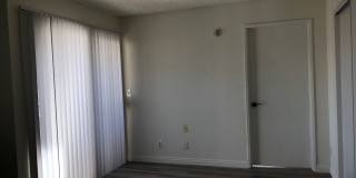 5526 Carlton Way Gallery 5