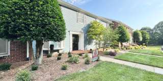 Spacious 3 Bedroom Townhome in Oak Ridge Meadows Gallery 1