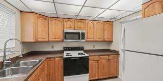 Must see 1st floor, end unit with lots of natural light in St Lucie Gardens. Gallery 8