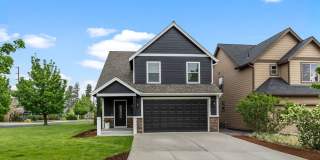 Beautiful SE Bend Home | Spacious Floorplan | Fenced Backyard | Near Parks & Trails Gallery 1