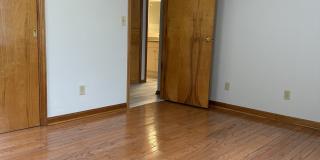 1813 Standish Place Gallery 13