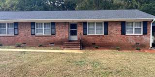 3 Bedroom, 2 Bathroom Brick Home Gallery 3