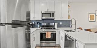 Distinctive Two Bedroom Beauty in Deanwood Gallery 13