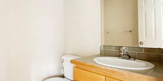 3bs/2.5ba Seattle Townhome Gallery 11