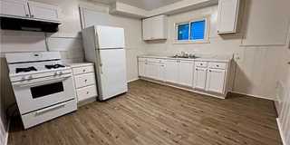Move in Ready 4 Bedroom 1 1/2 bath house Available Gallery 5